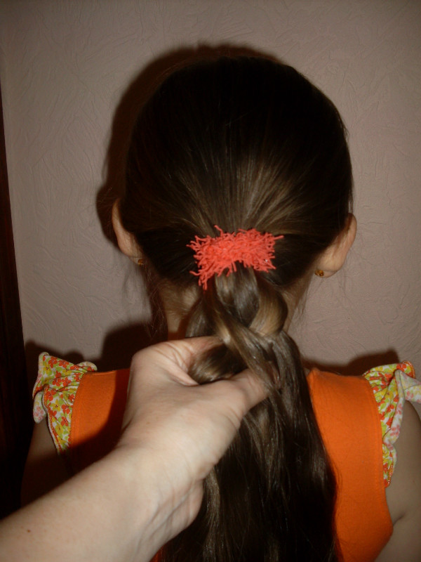 Детская парикмахерская Весёлая расчёска: заплетаем косу 4